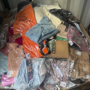 Palet Haine Mix – 500 Bucăți | Îmbrăcăminte Bărbați & Femei + Încălțăminte