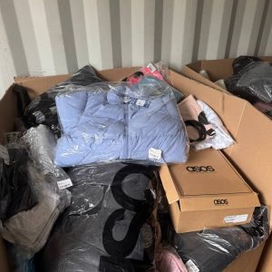 Palet Haine Mix – 500 Bucăți | Îmbrăcăminte Bărbați & Femei + Încălțăminte